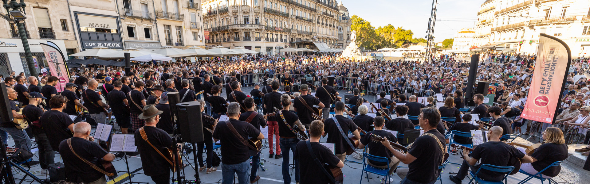 100 Guitares ©Alain Scherer